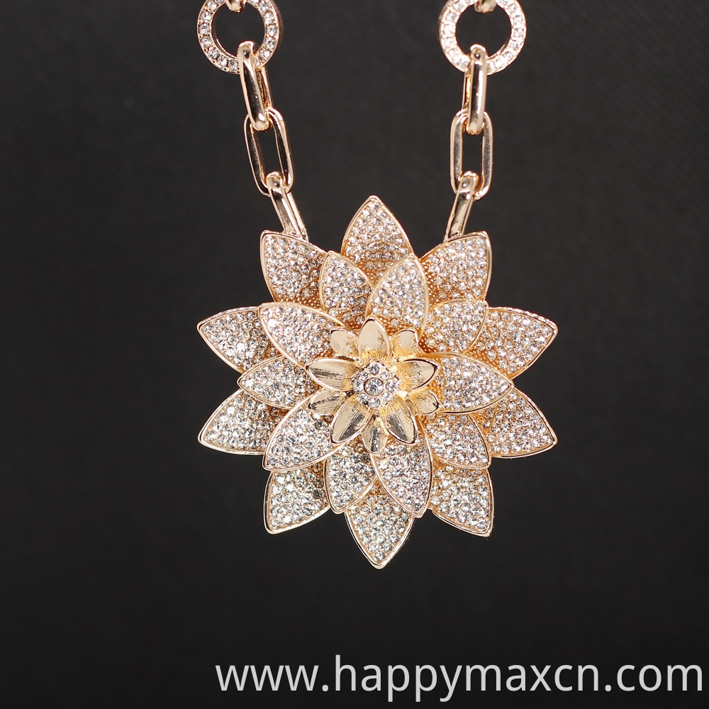 2022 new arrival fashion gold plating large flower necklace for women